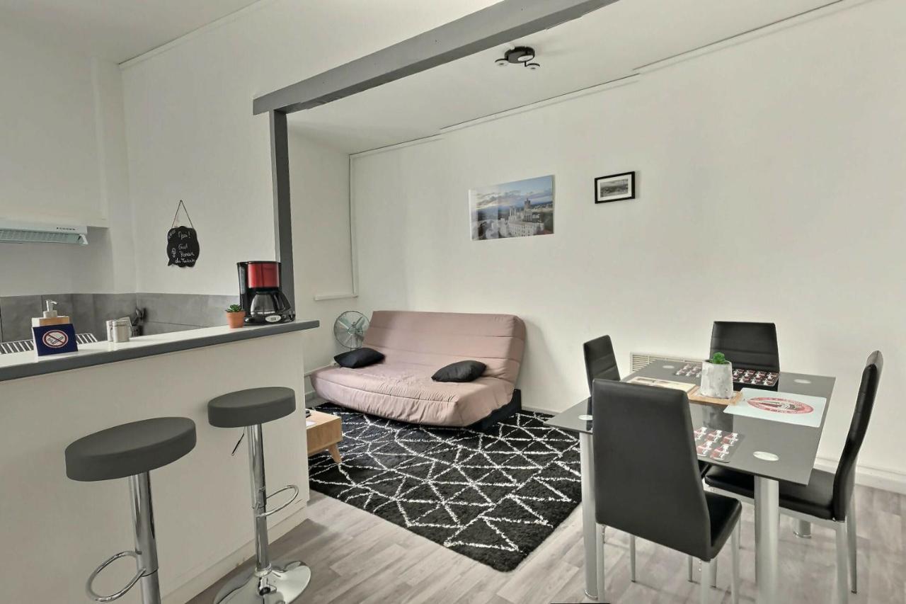 Des Au Calme Dans Un Immeuble Historique Apartment *