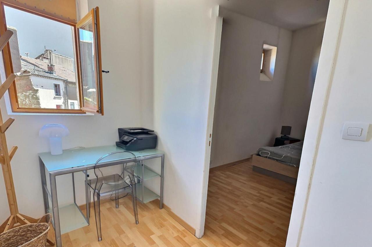 Des Au Calme Dans Un Immeuble Historique Apartment Beziers