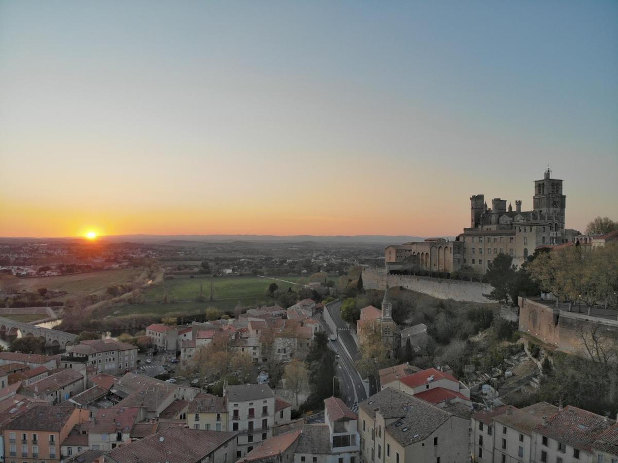 Des Au Calme Dans Un Immeuble Historique Beziers